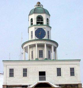 Clock Tower, Parks Canada 2003 / L'Horloge de la ville, Parcs Canada 2003